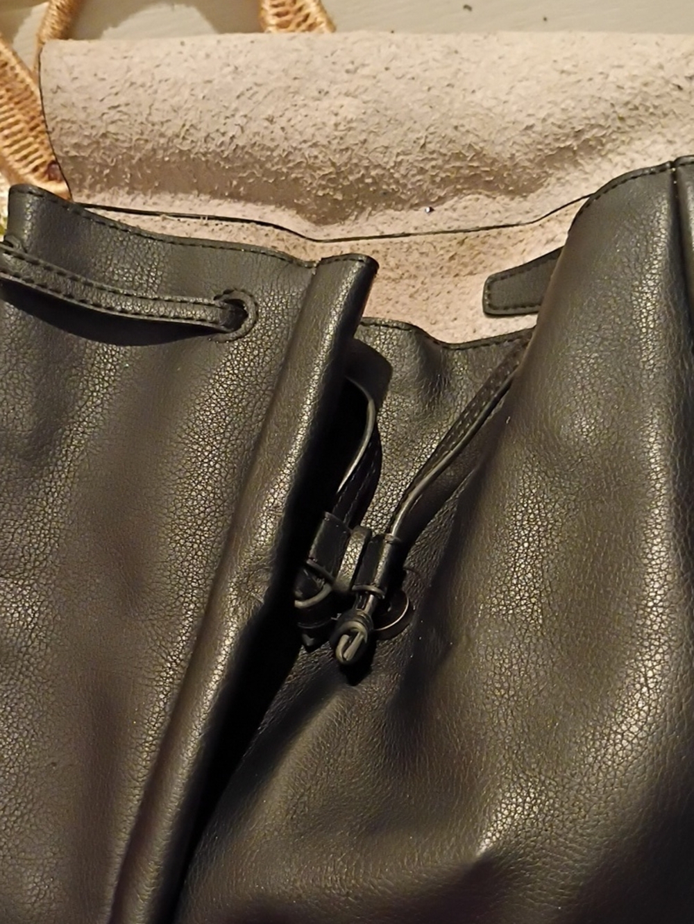 Black Leather Drawstring Men’s Bag